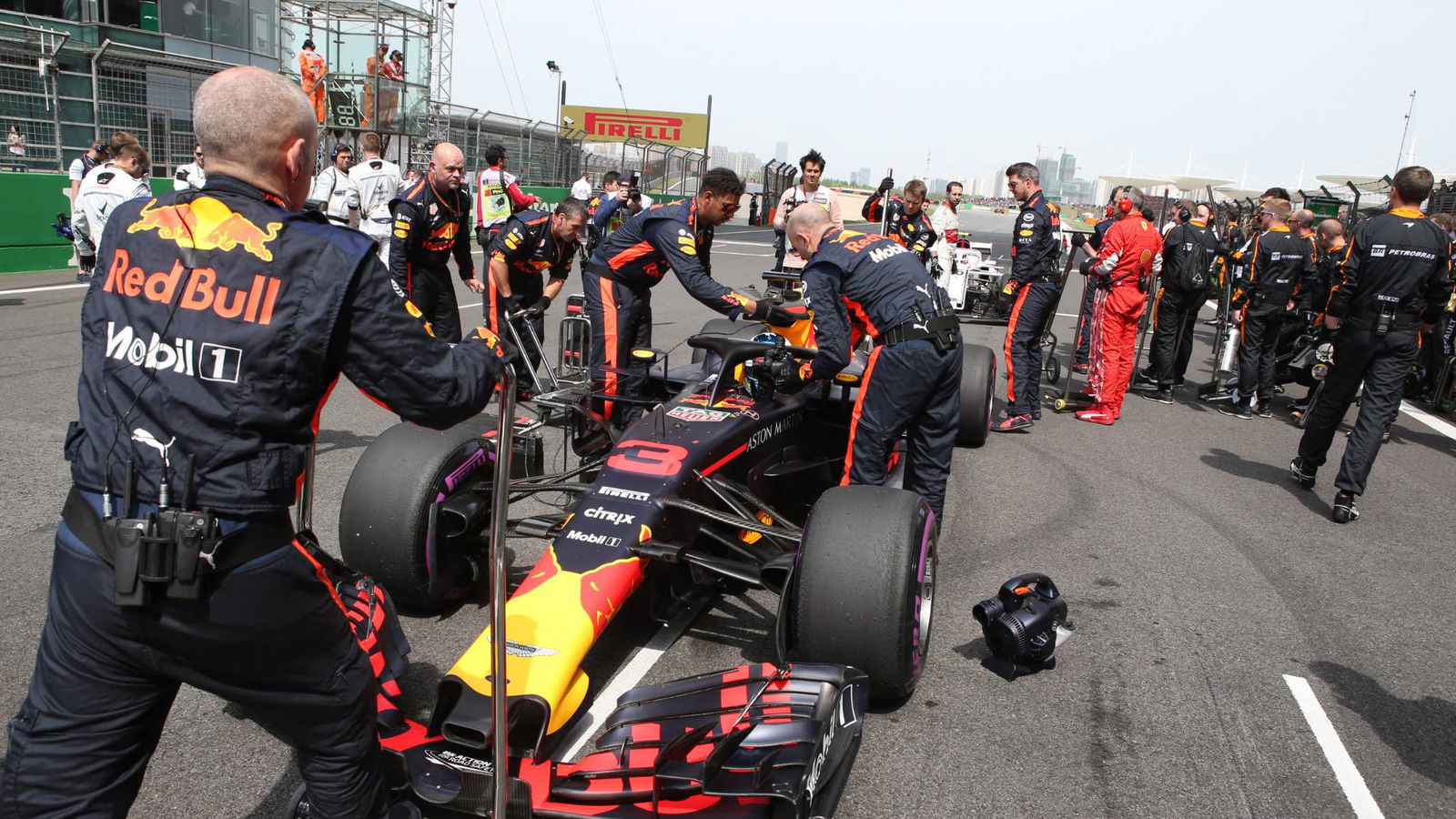 Beralih ke V6 hybrid, F1 kehilangan relevansi teknologi