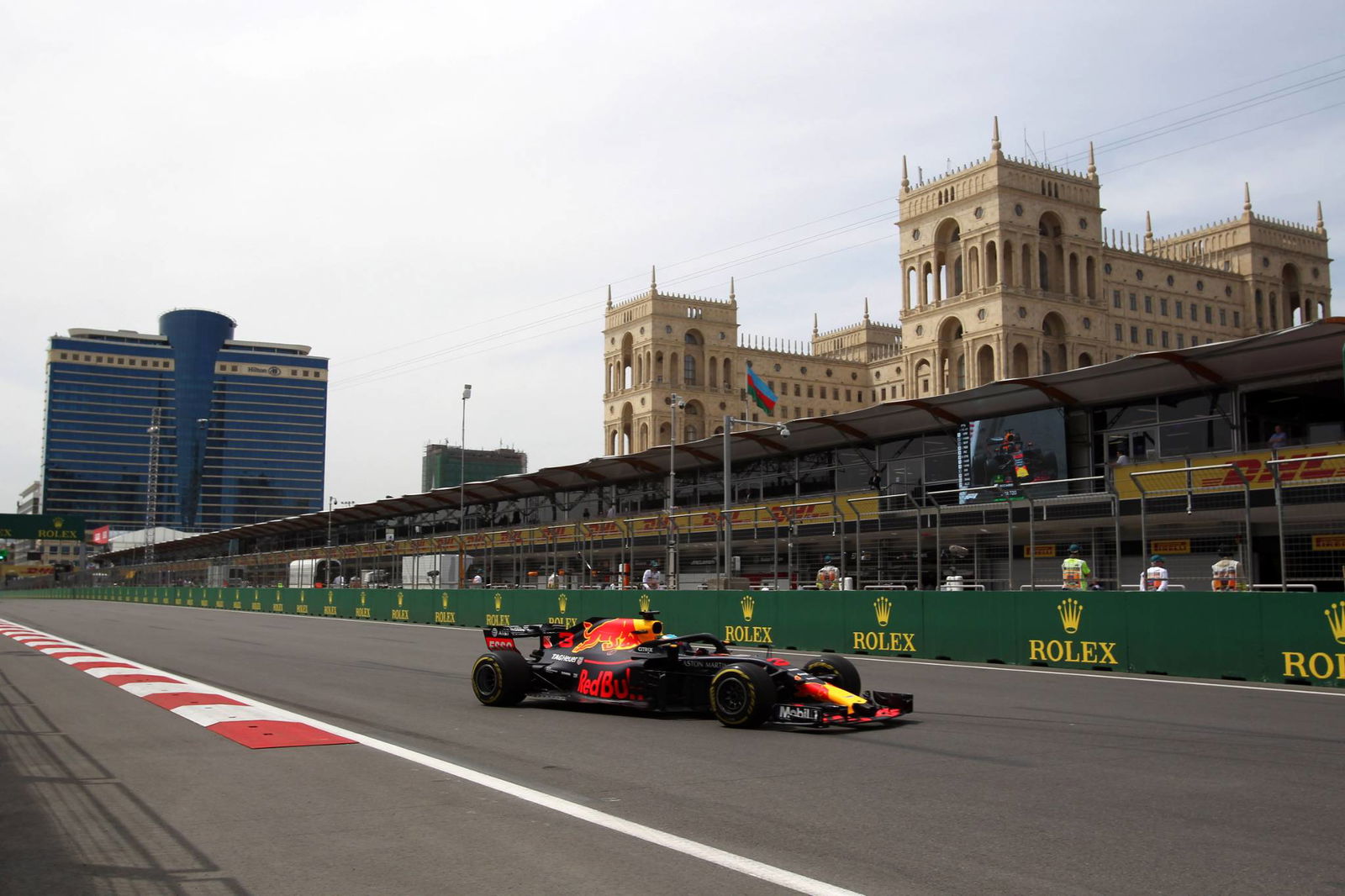Ricciardo memimpin Baku FP2 saat Red Bull tampil mengesankan
