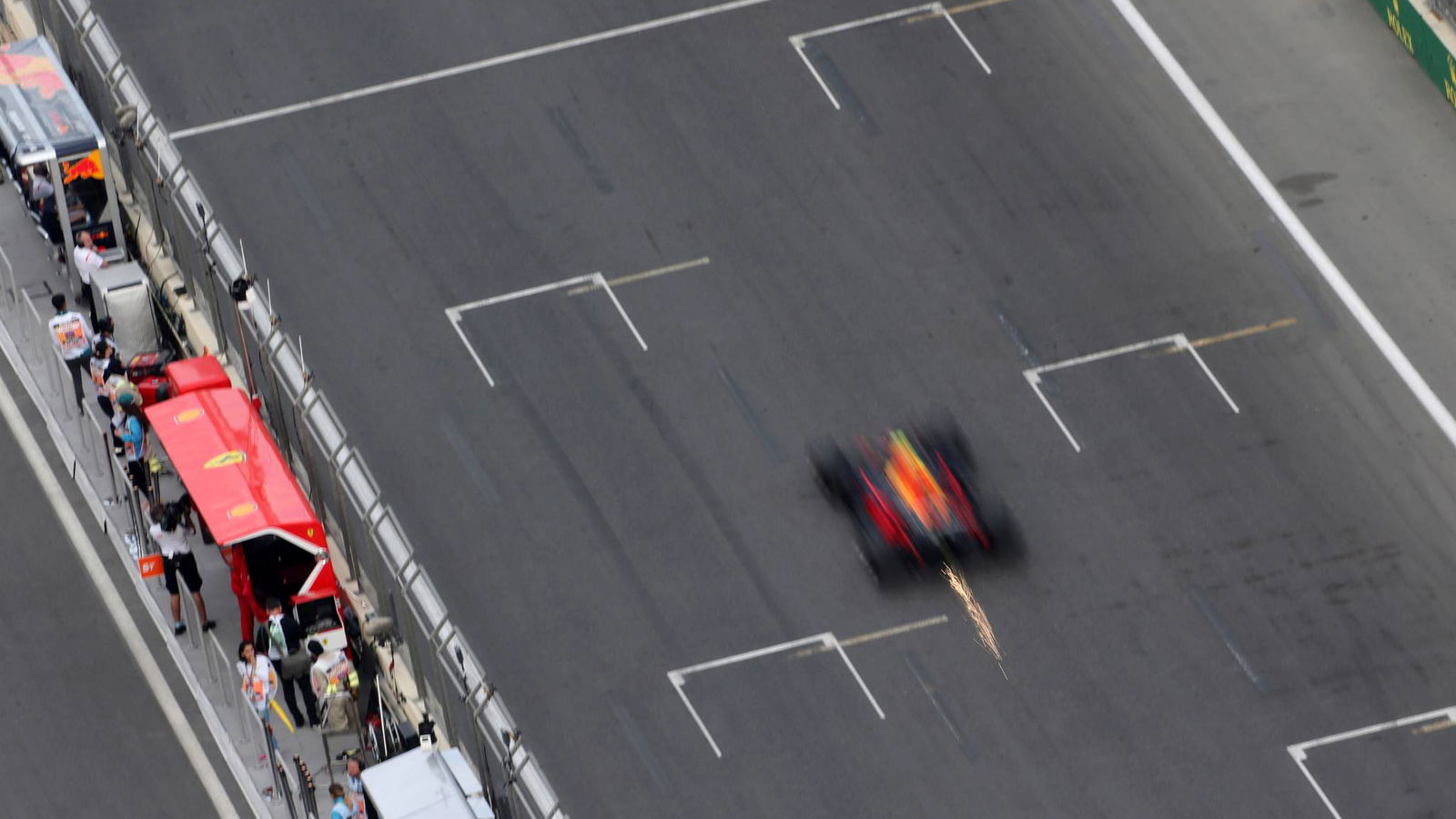 Verstappen lacking tow to reach qualifying heights
