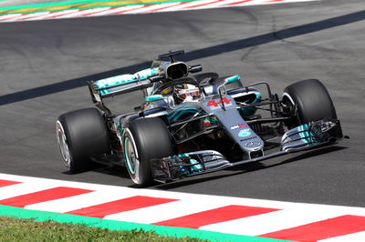 Hamilton leads Ricciardo in mistake-ridden FP2 in Spain 