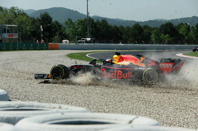 Ricciardo blames tailwind for FP1 off