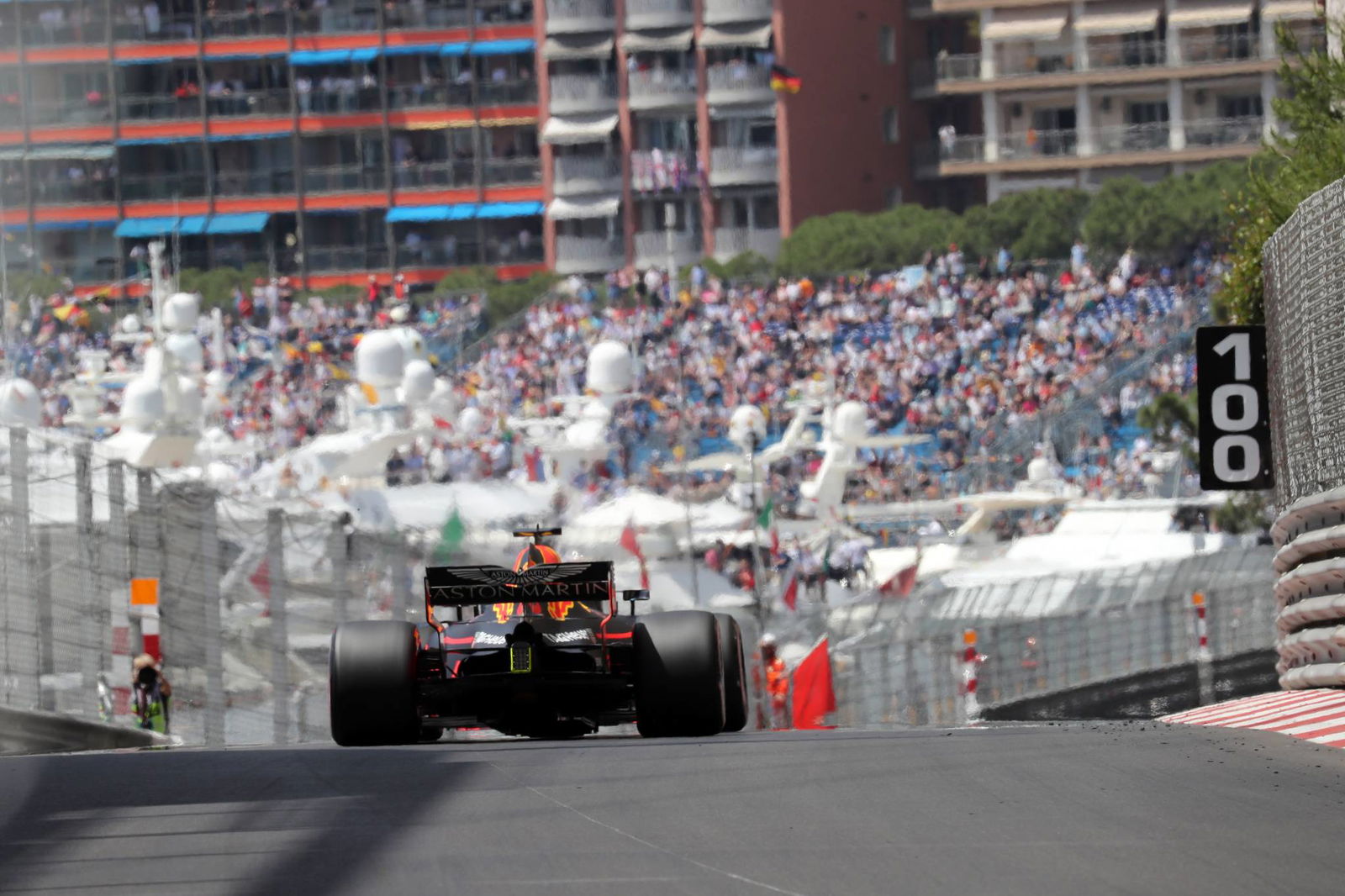 Ricciardo bertahan untuk kemenangan Monaco F1 setelah masalah mesin