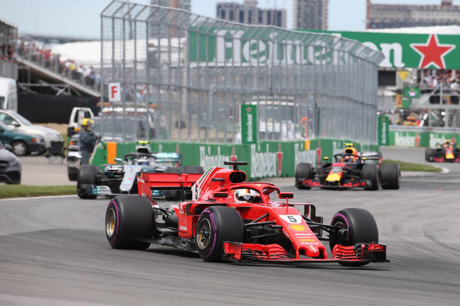 Hamilton: Mercedes tertinggal