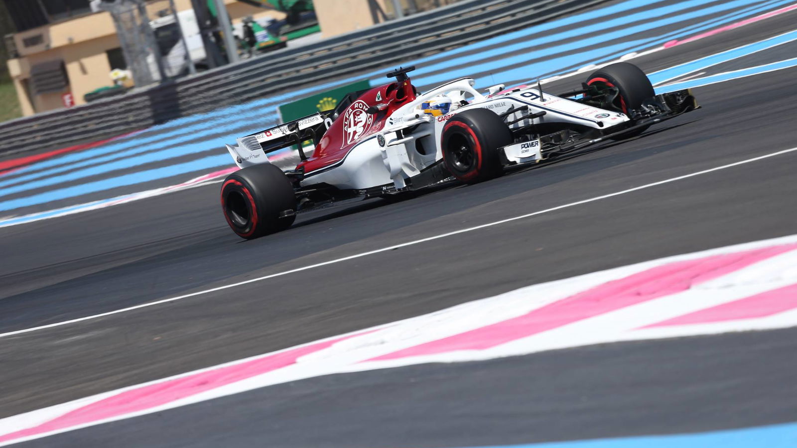 Kecelakaan yang membara membuat Ericsson keluar dari GP FP2 Prancis
