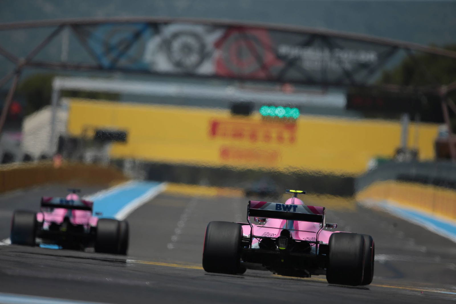 Hamilton pulls clear in second French GP practice