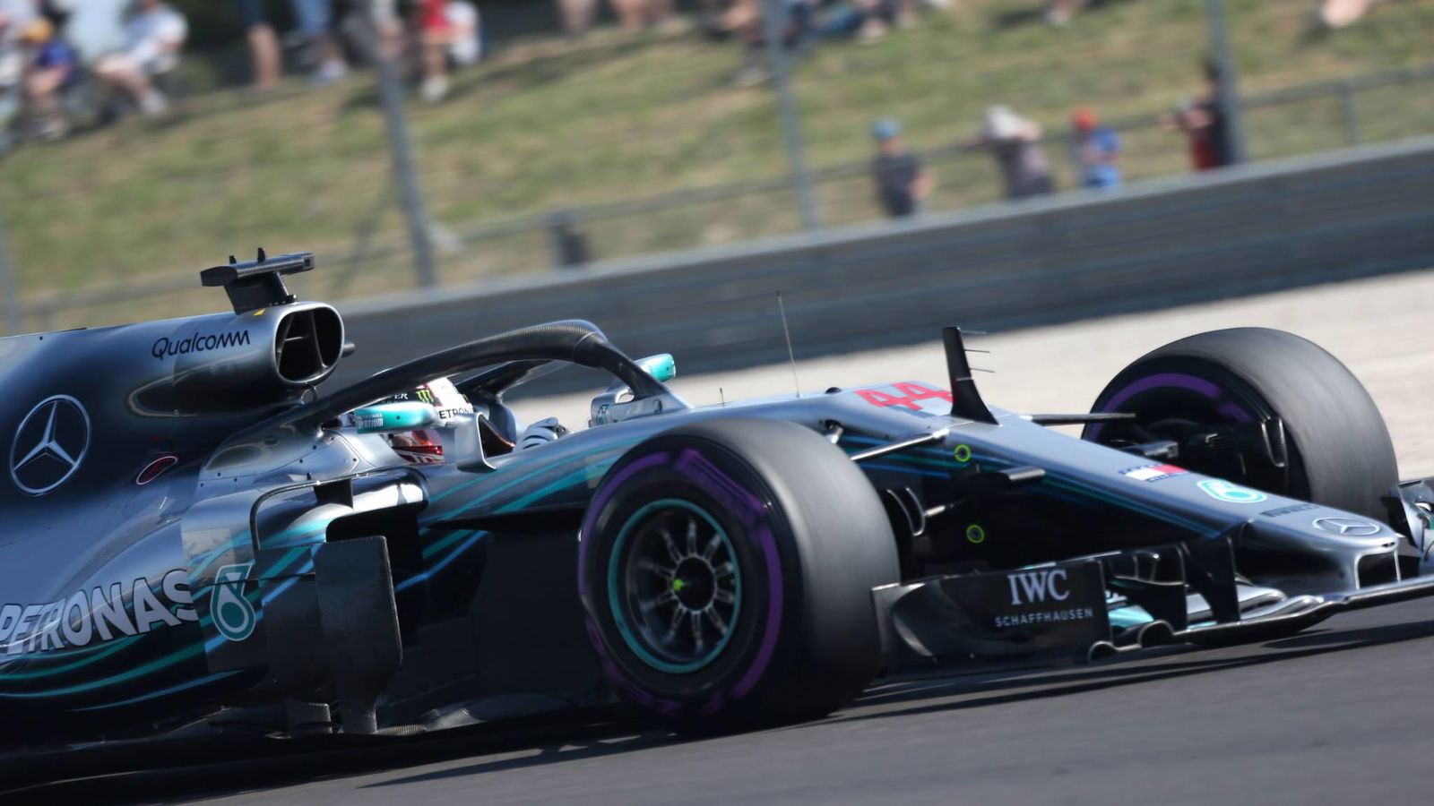 Hamilton merebut pole position ke-75 di kualifikasi GP Prancis