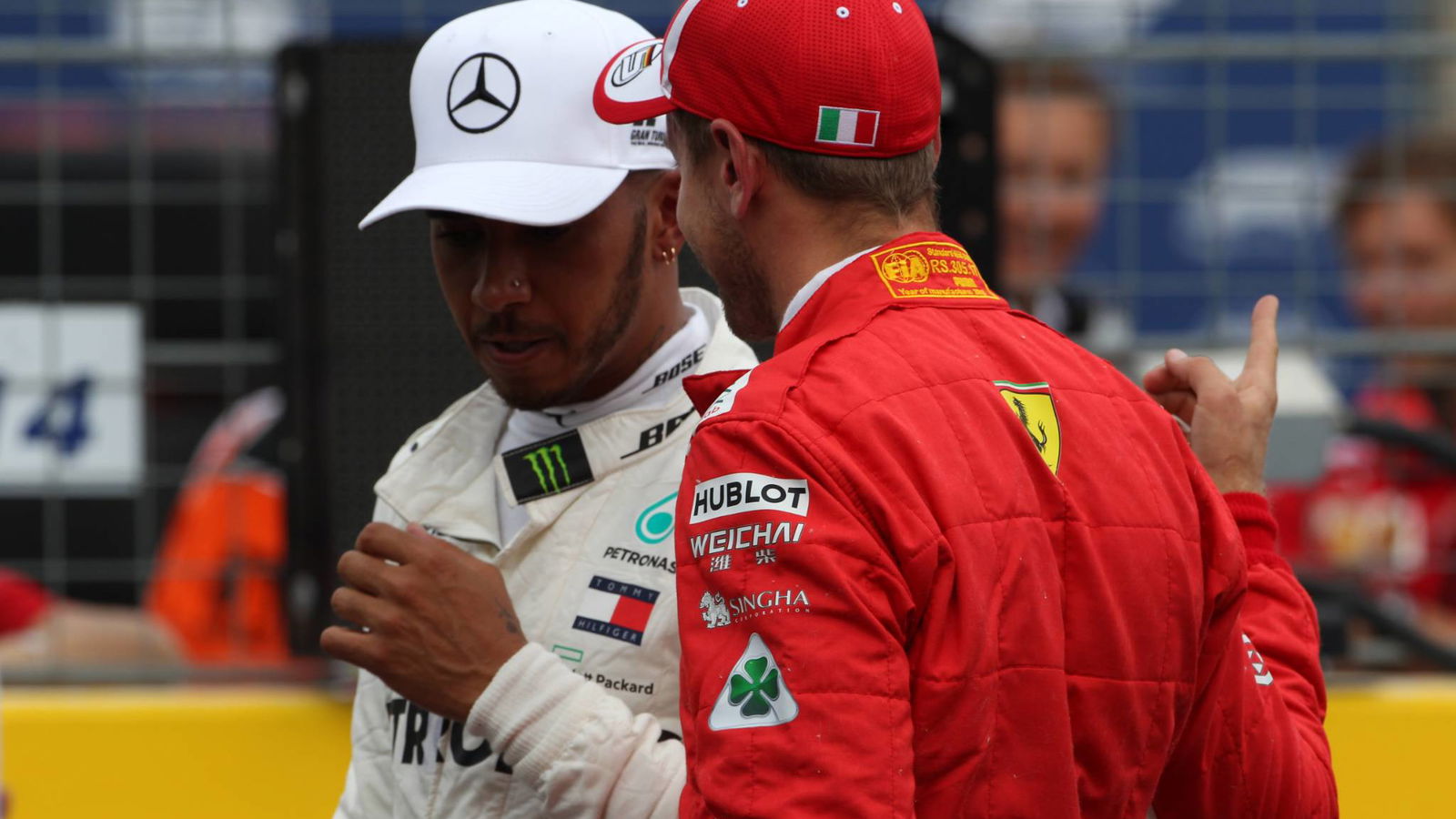 Hamilton membela Vettel dengan menyerukan rasa hormat