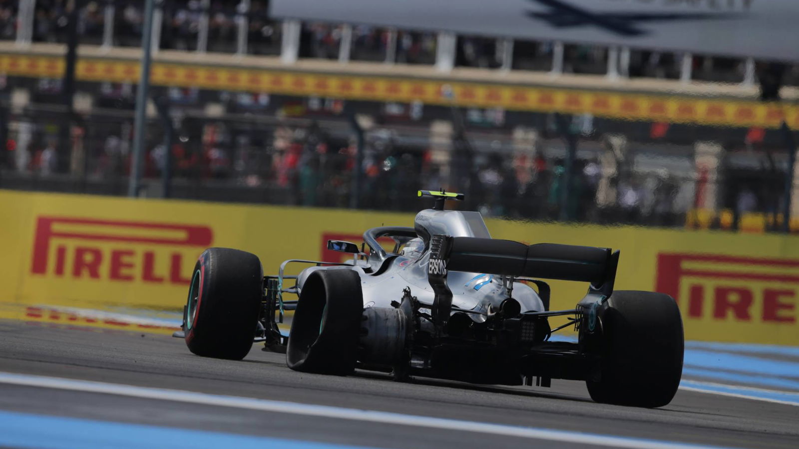 Mercedes: Bottas lost five percent downforce in France 