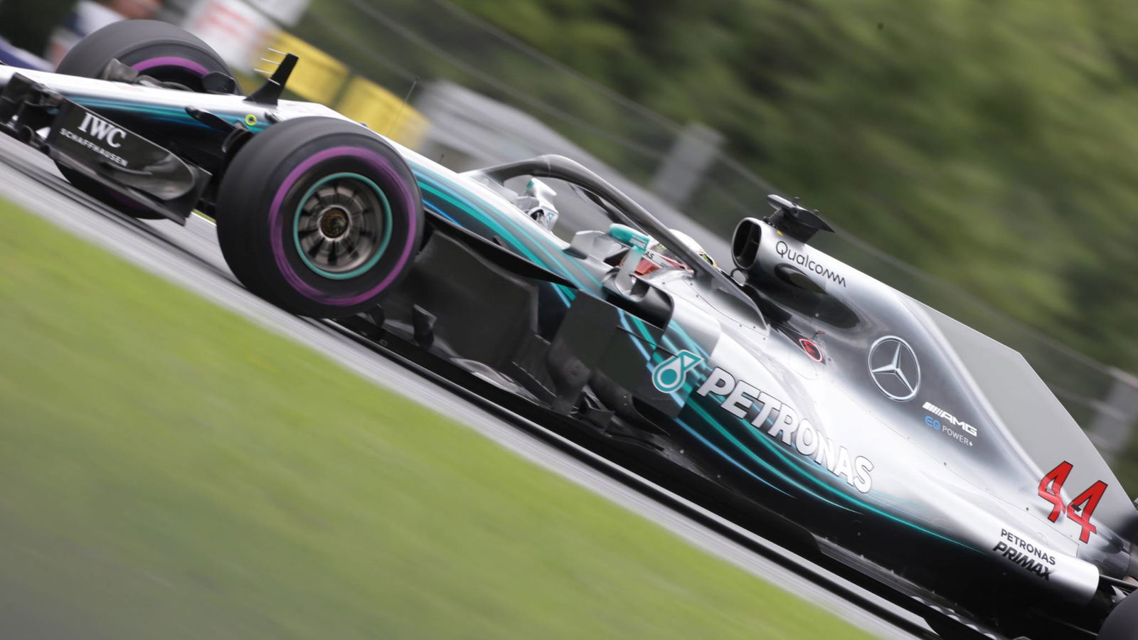 Hamilton menjadi tercepat lagi di latihan kedua F1 Austria