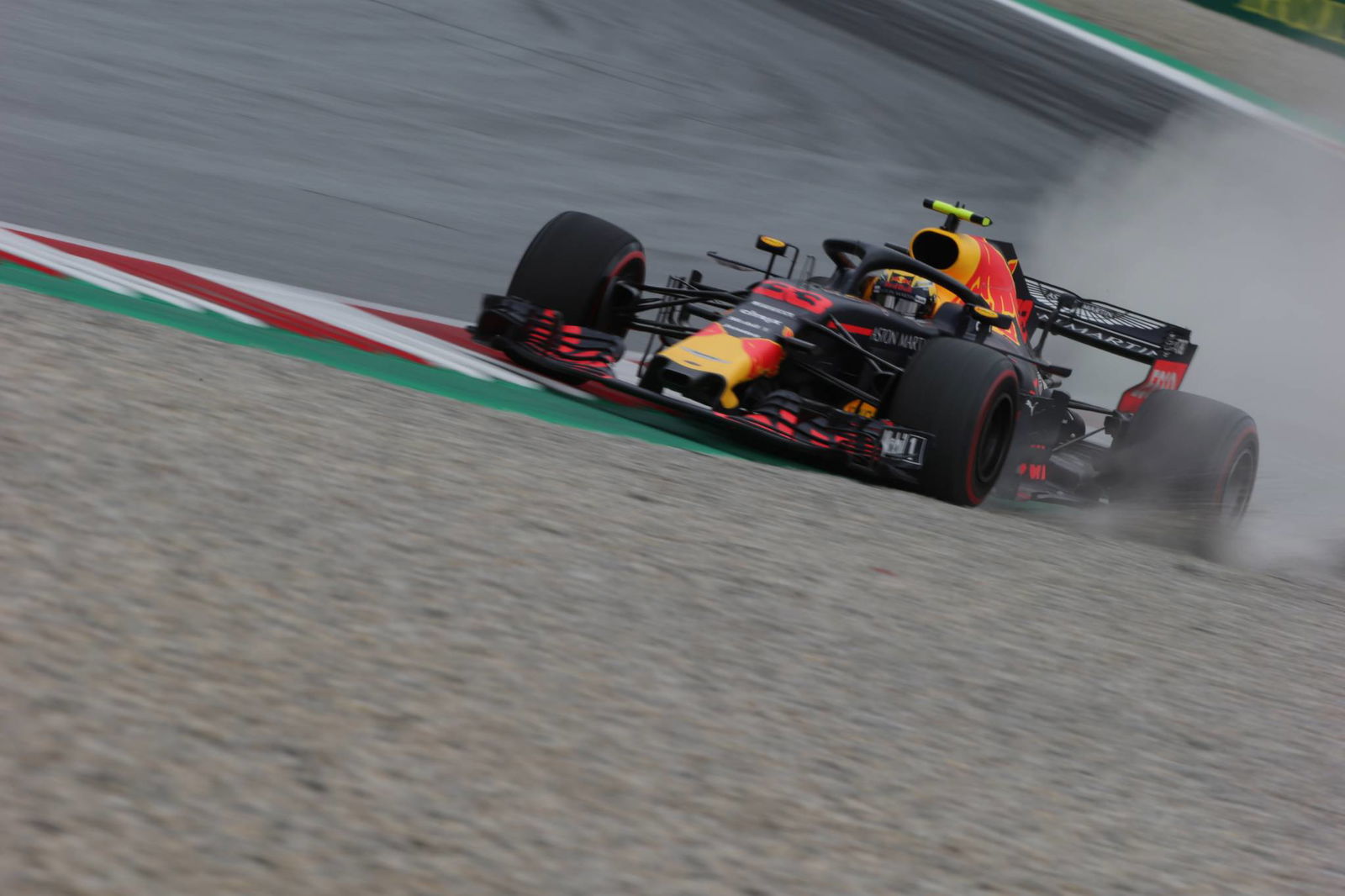 Hamilton menjadi tercepat lagi di latihan kedua F1 Austria
