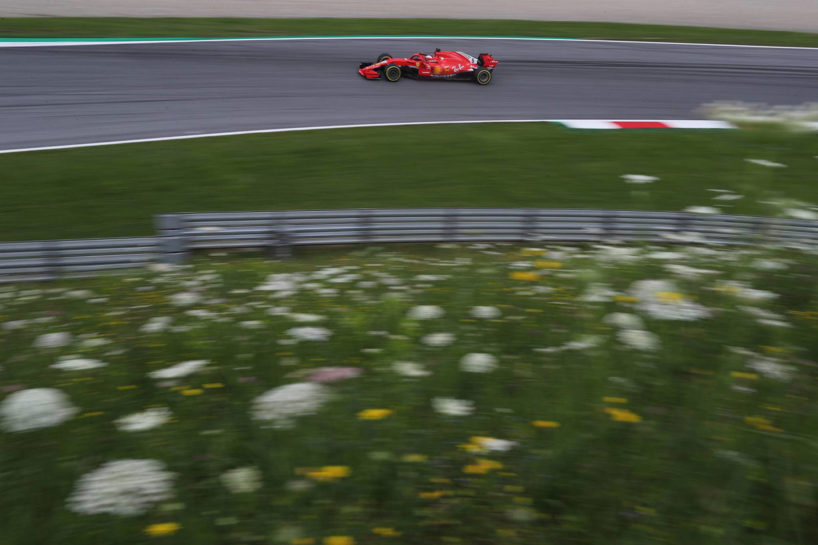 Vettel tercepat, Verstappen mengalami masalah di FP3 Austria