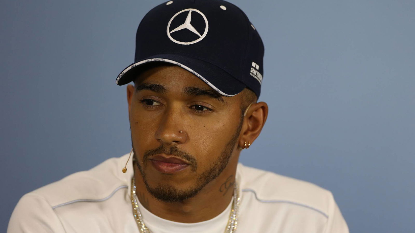 Hamilton melabeli Mercedes sebagai 'ahli strategi terbaik' F1 setelah mendapat kritik