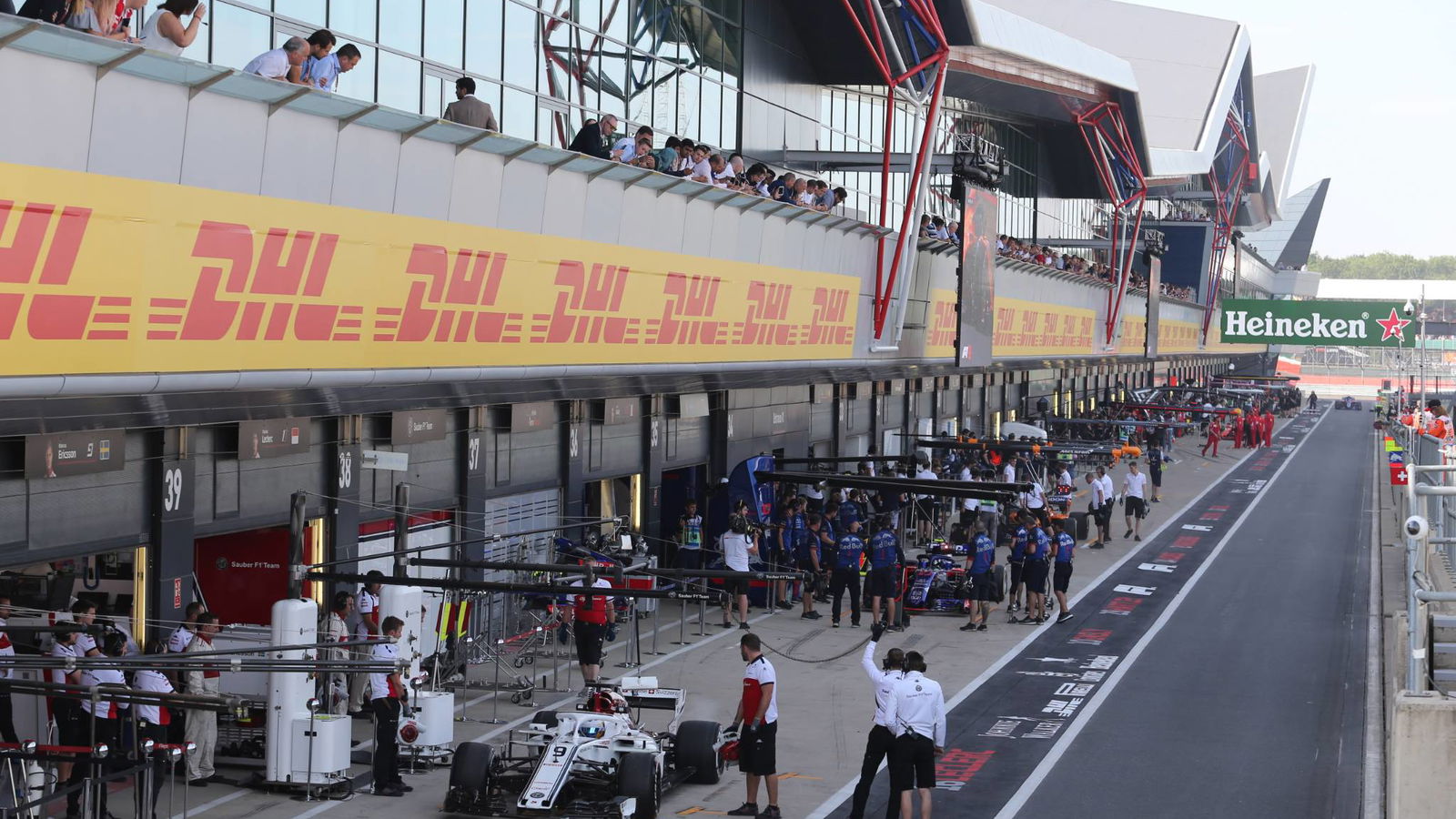 F1 Paddock Notebook - GP Inggris Jumat