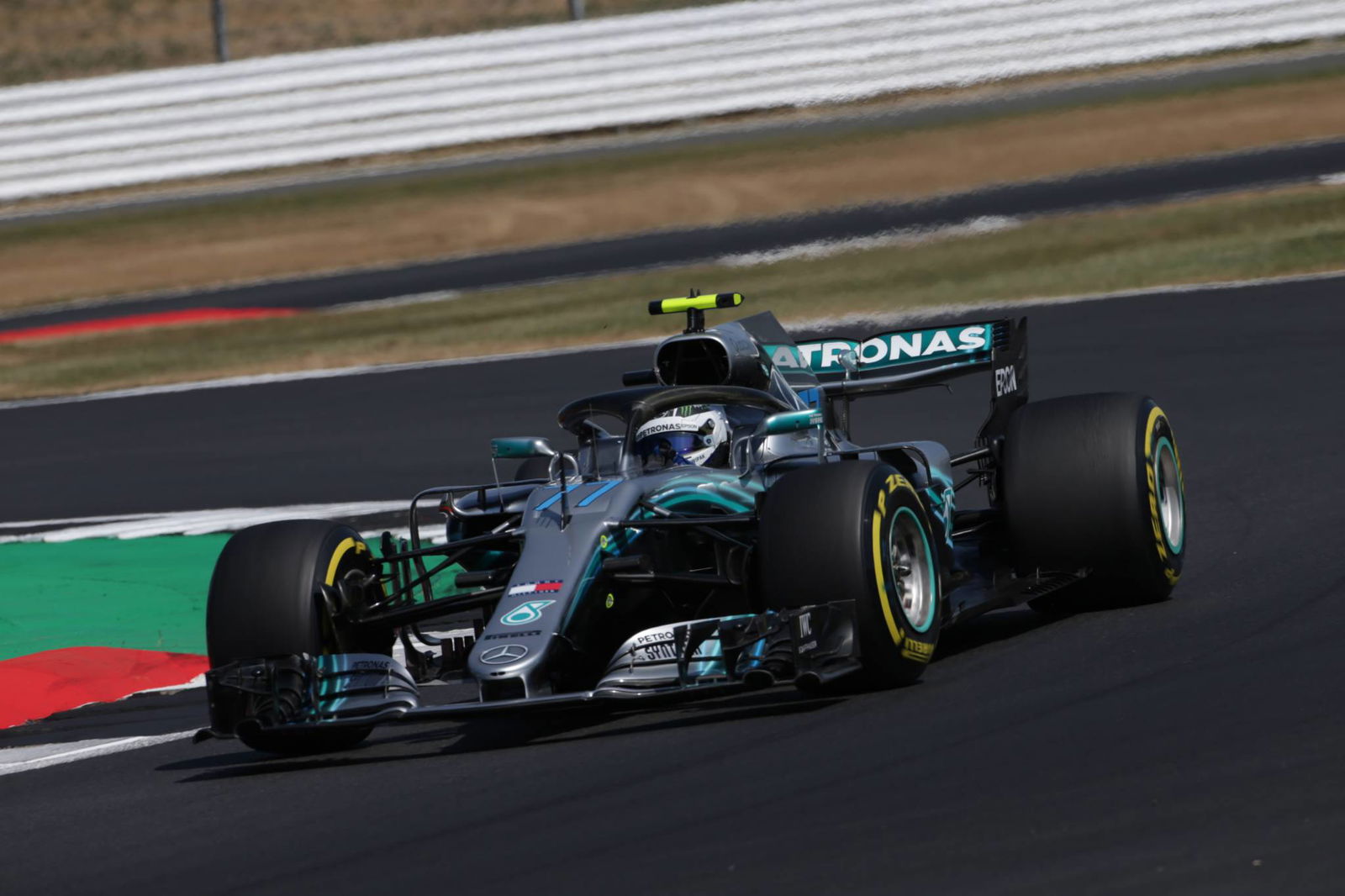 Hamilton: Silverstone sekarang menjadi yang tercepat tetapi paling tidak rata