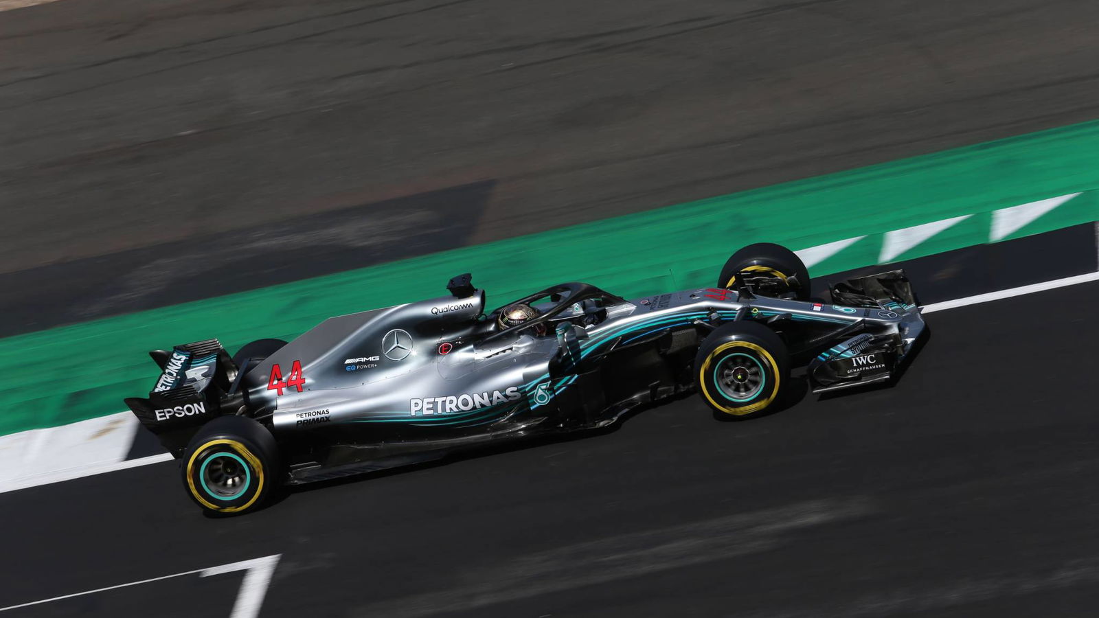 Hamilton mengalahkan Vettel untuk pemecah rekor pole GP Inggris keenam