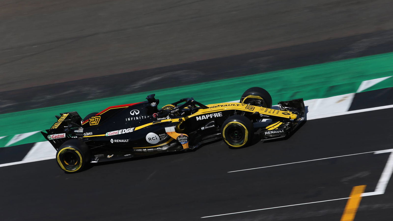 Renault 'not comfortable' in F1 midfield fight