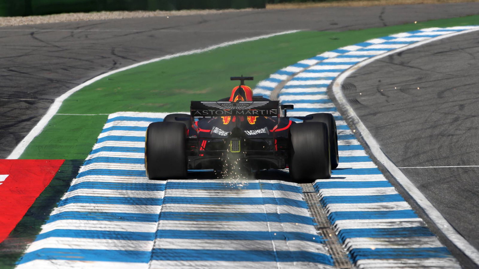 Ricciardo plots ‘something different’ for back of the grid charge