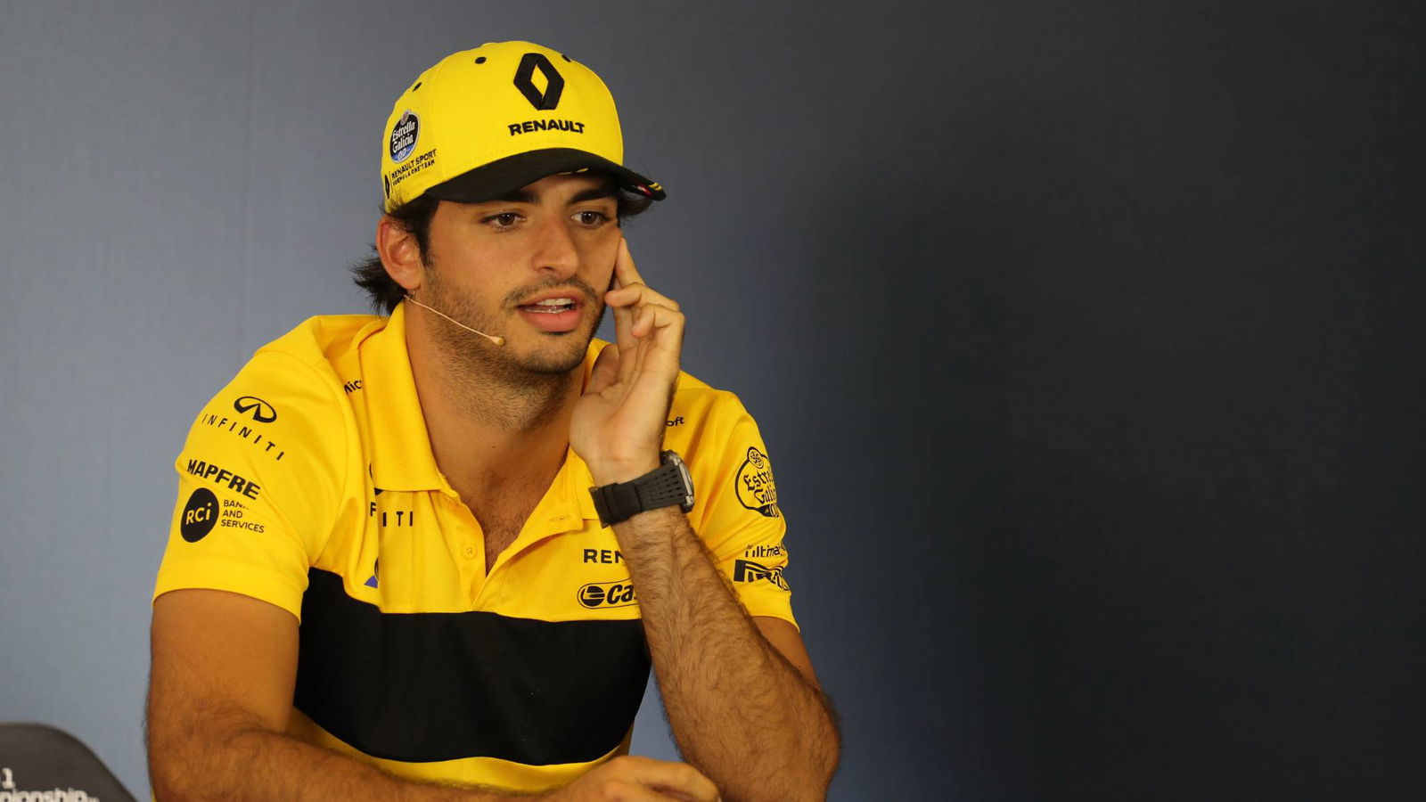 Sainz: No movement on future until Ricciardo signs