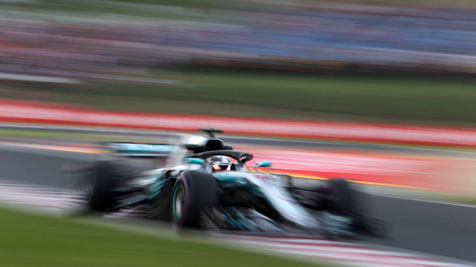 Hamilton finds Mercedes fixes ‘crazy’