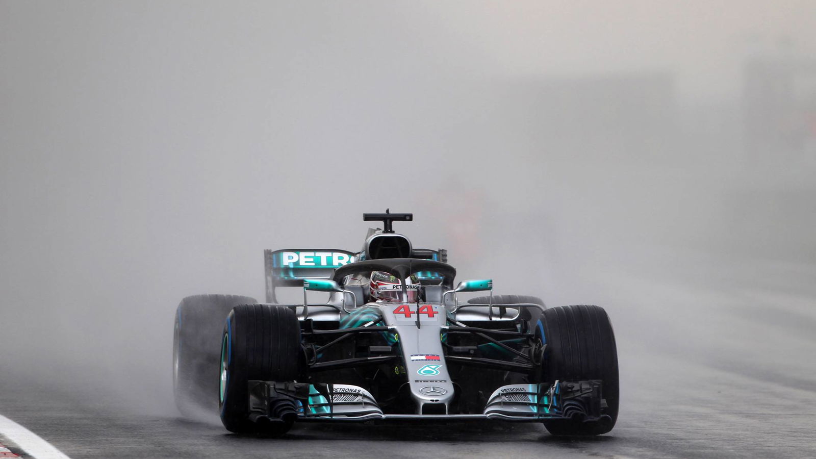 Hamilton 'tidak tahu' apa yang dia butuhkan untuk posisi terdepan