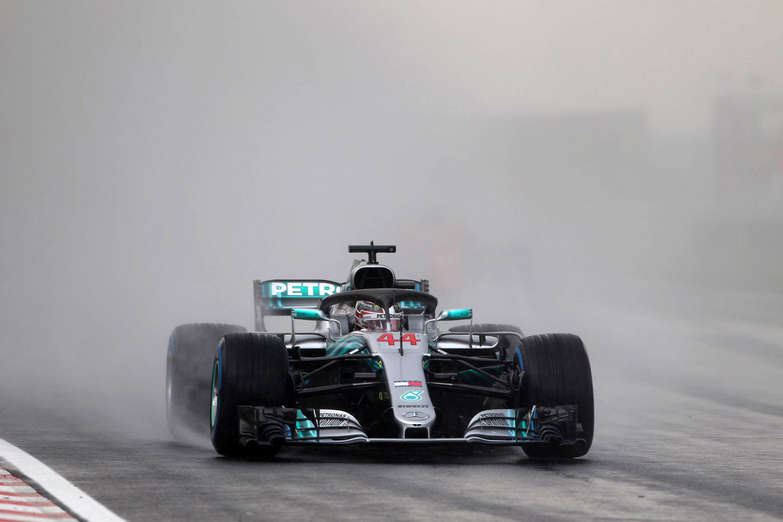 Bottas 'kecewa tapi senang' dengan barisan depan di babak kualifikasi yang padat