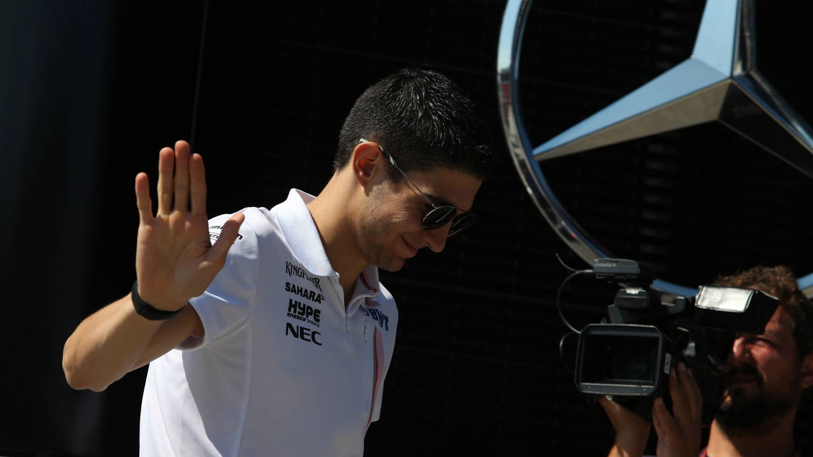 Mengapa Mercedes bisa kalah di musim konyol F1