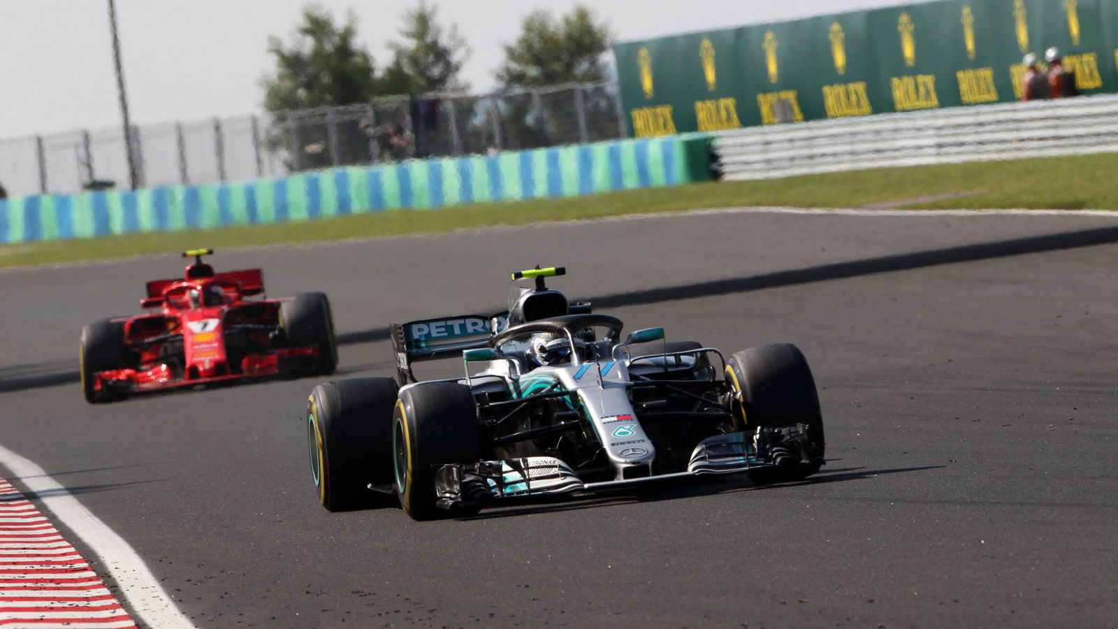 Bottas menyerahkan penalti waktu untuk tabrakan Ricciardo