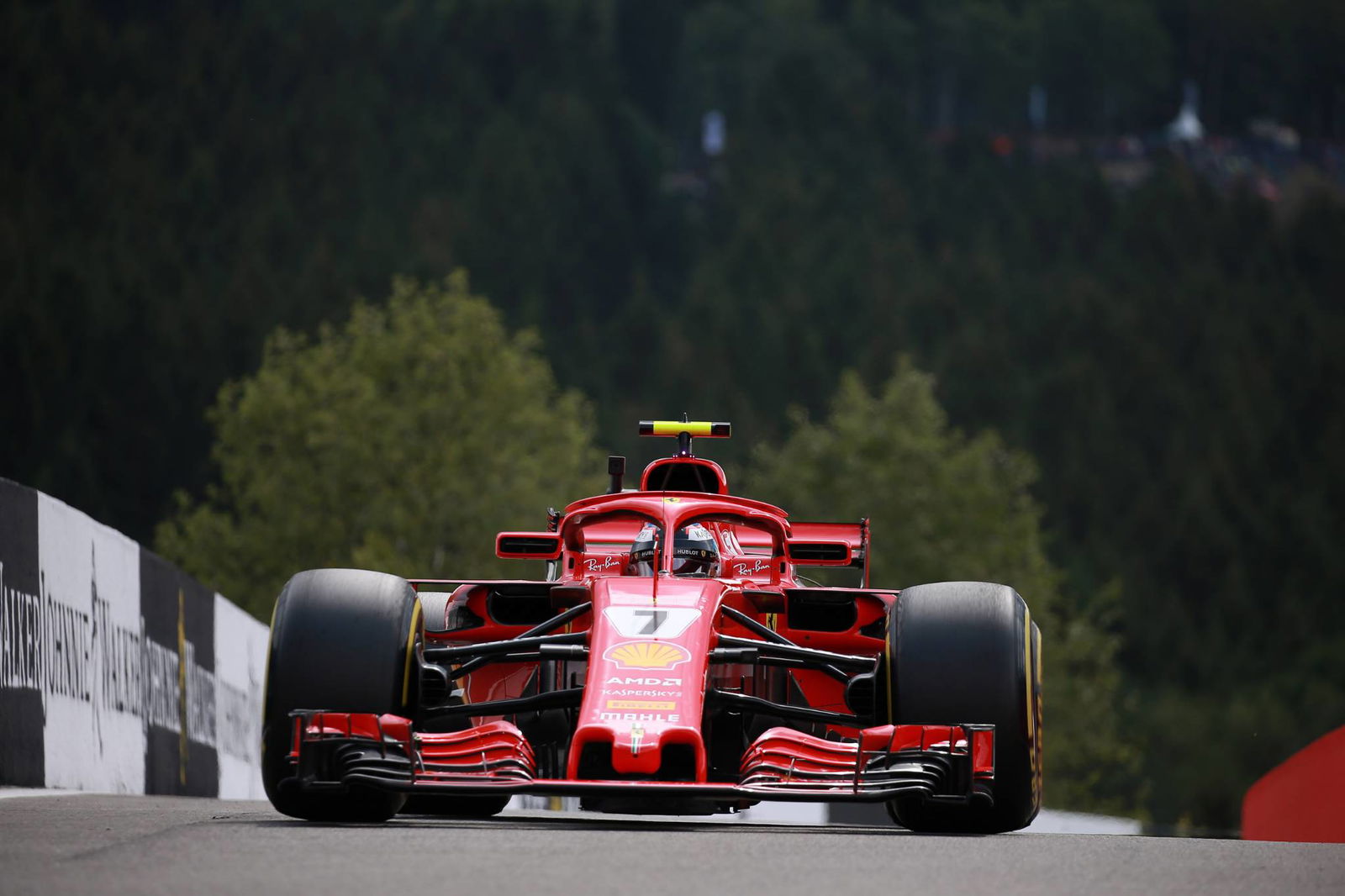 Raikkonen mengalahkan Hamilton untuk memimpin latihan kedua di Spa