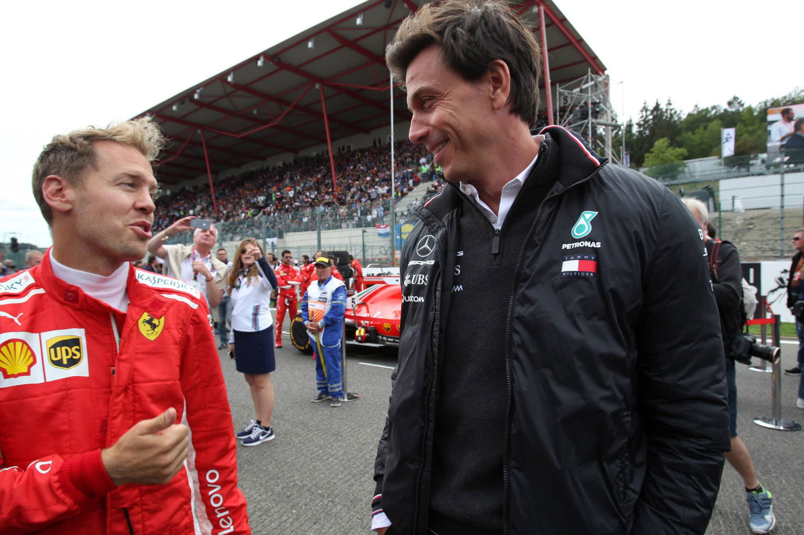 Max Verstappen memprediksi siapa yang akan mendapat kursi Ferrari F1 2021