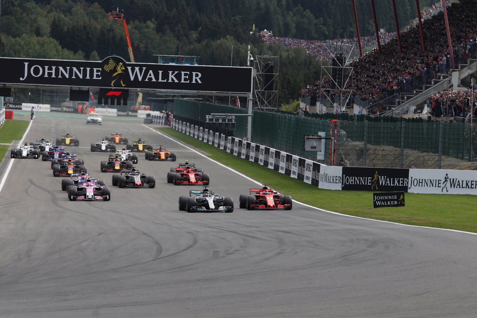Vettel on top as Hamilton splits Ferraris before qualifying