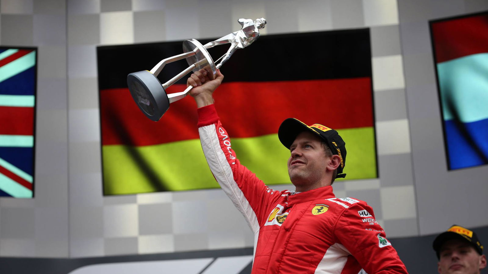 Analisis Balapan: Bagaimana permainan kekuatan Ferrari mengirim Vettel menuju kemenangan