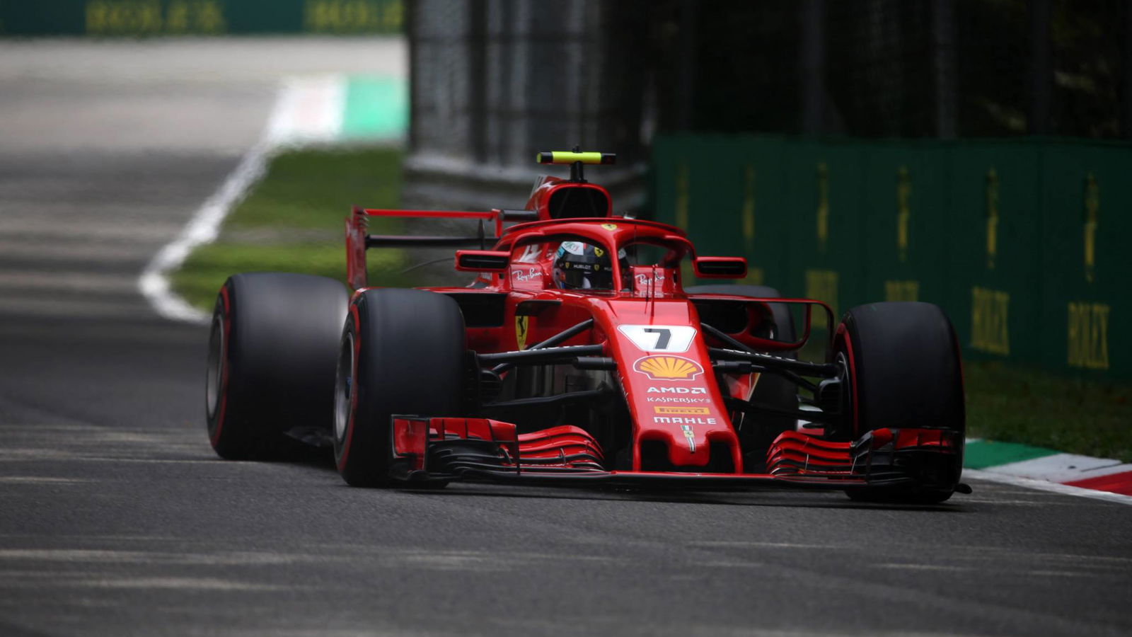 Raikkonen meraih pole Monza F1 saat Ferrari menyapu barisan depan