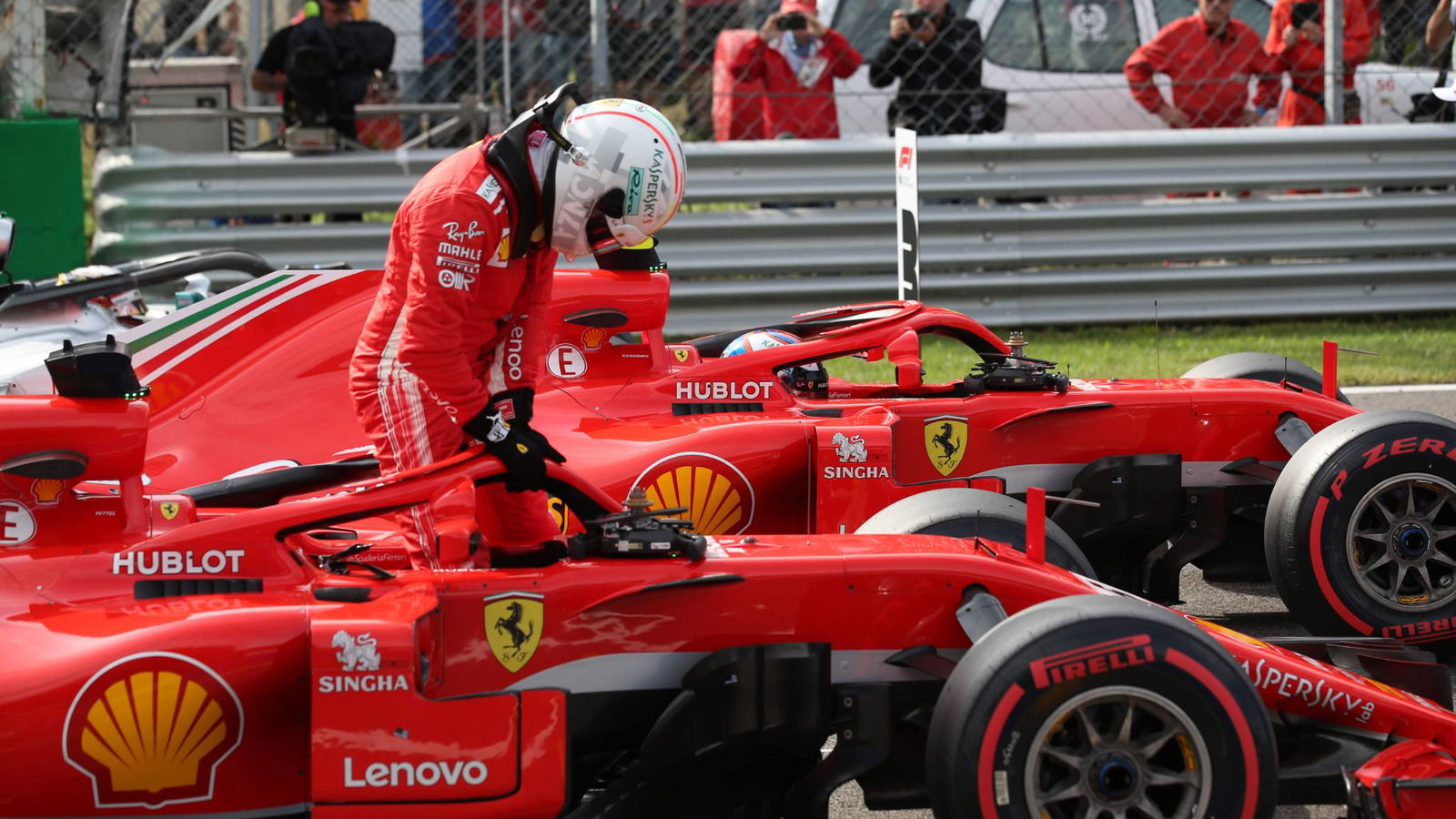 Vettel: Strategi order Ferrari mendikte derek Raikkonen