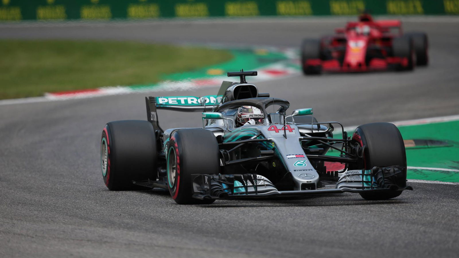 Hamilton memenangkan GP Italia setelah bentrokan Vettel, melewati Raikkonen