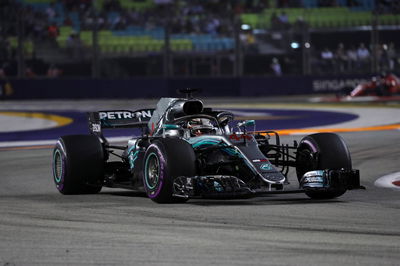 Hamilton clinches Singapore GP pole after Q3 stunner