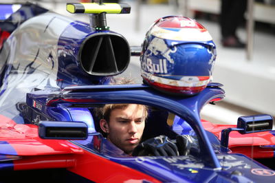 Gasly reveals “really scary” moment debris hit his F1 helmet