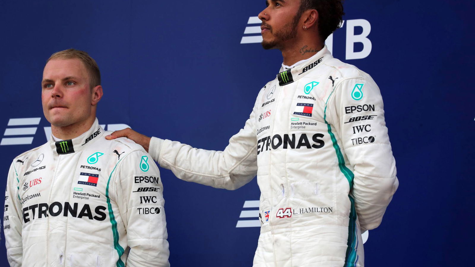 Hamilton mempertimbangkan untuk memberikan keunggulan kepada Bottas