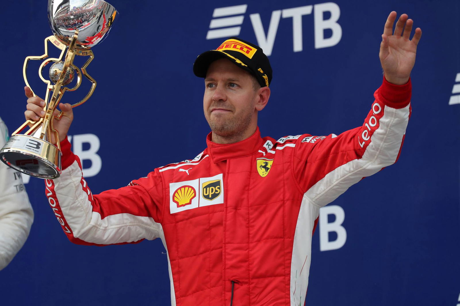Bottas tidak mau menerima hadiah kemenangan F1 dari Hamilton