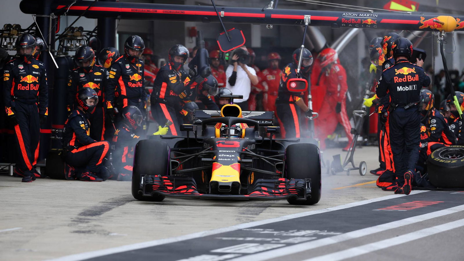 Ricciardo: Kerusakan sayap depan Lap 1 berbentuk balapan 'sepi'