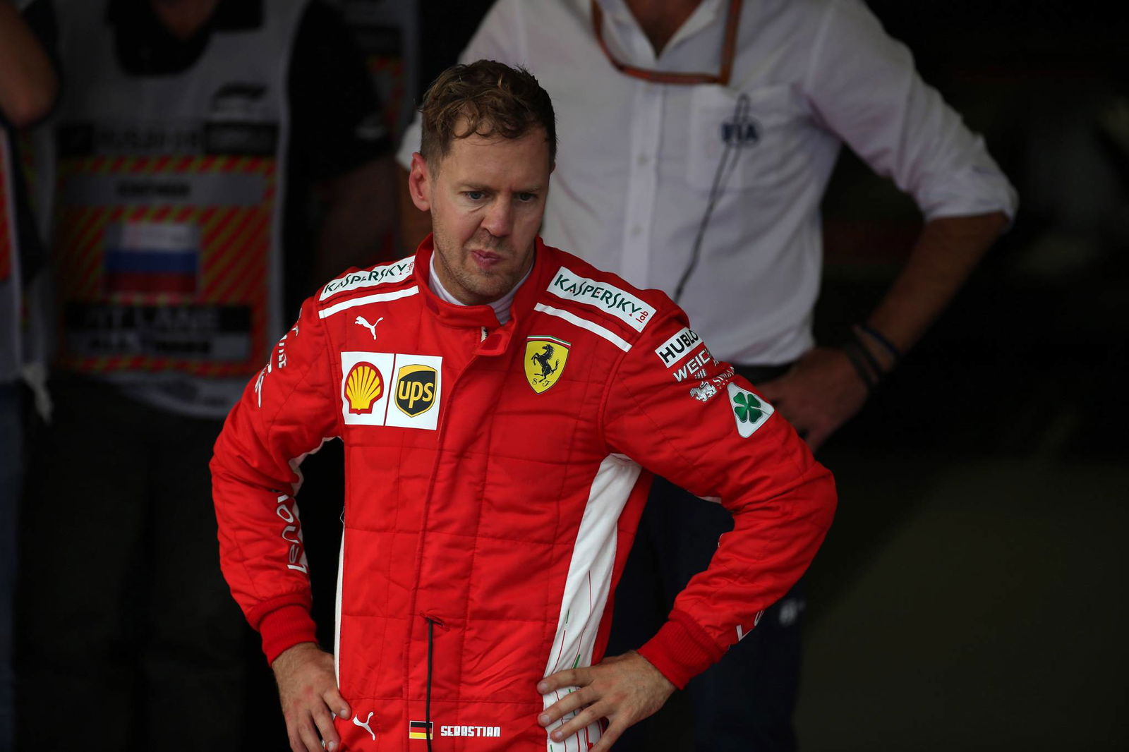 Hamilton membela Vettel dengan menyerukan rasa hormat