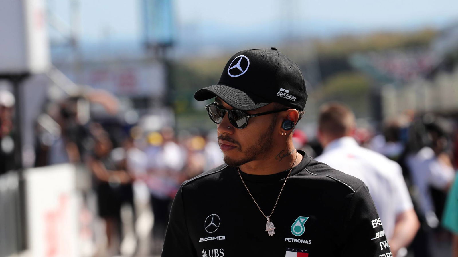 Hamilton tidak memikirkan gelar, mengharapkan Ferrari 'membalas'