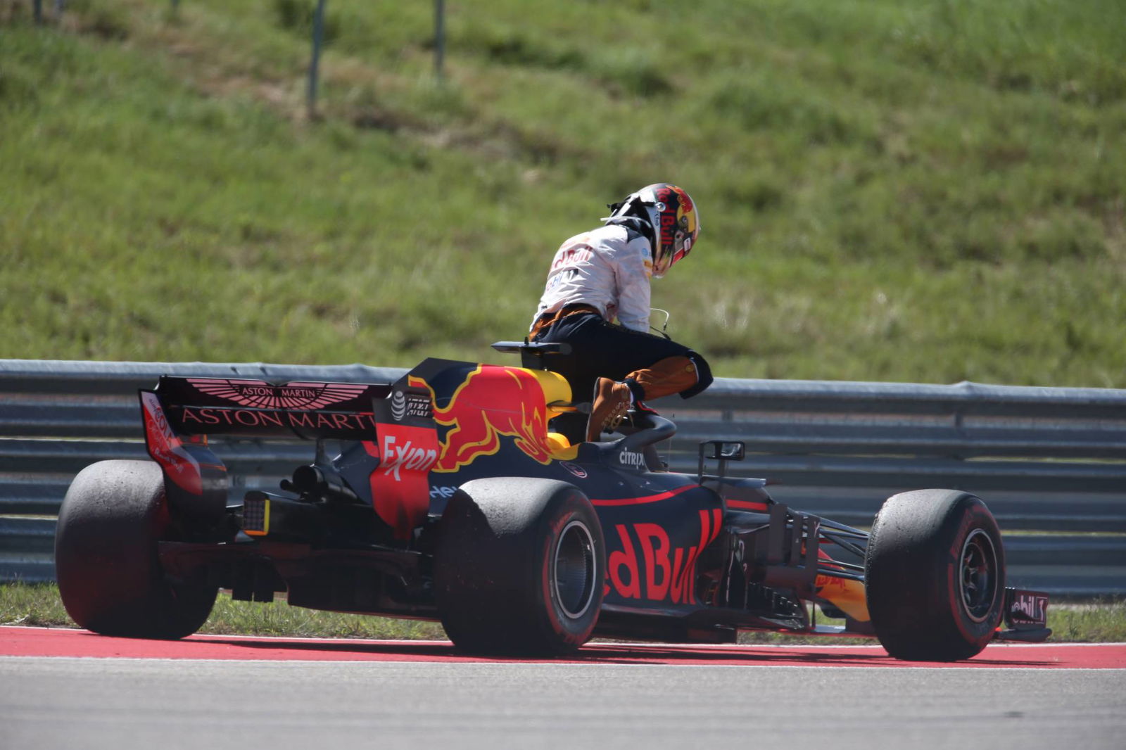 Hamilton mengakui kehati-hatian dalam menyerang Verstappen dengan mempertimbangkan gelar F1