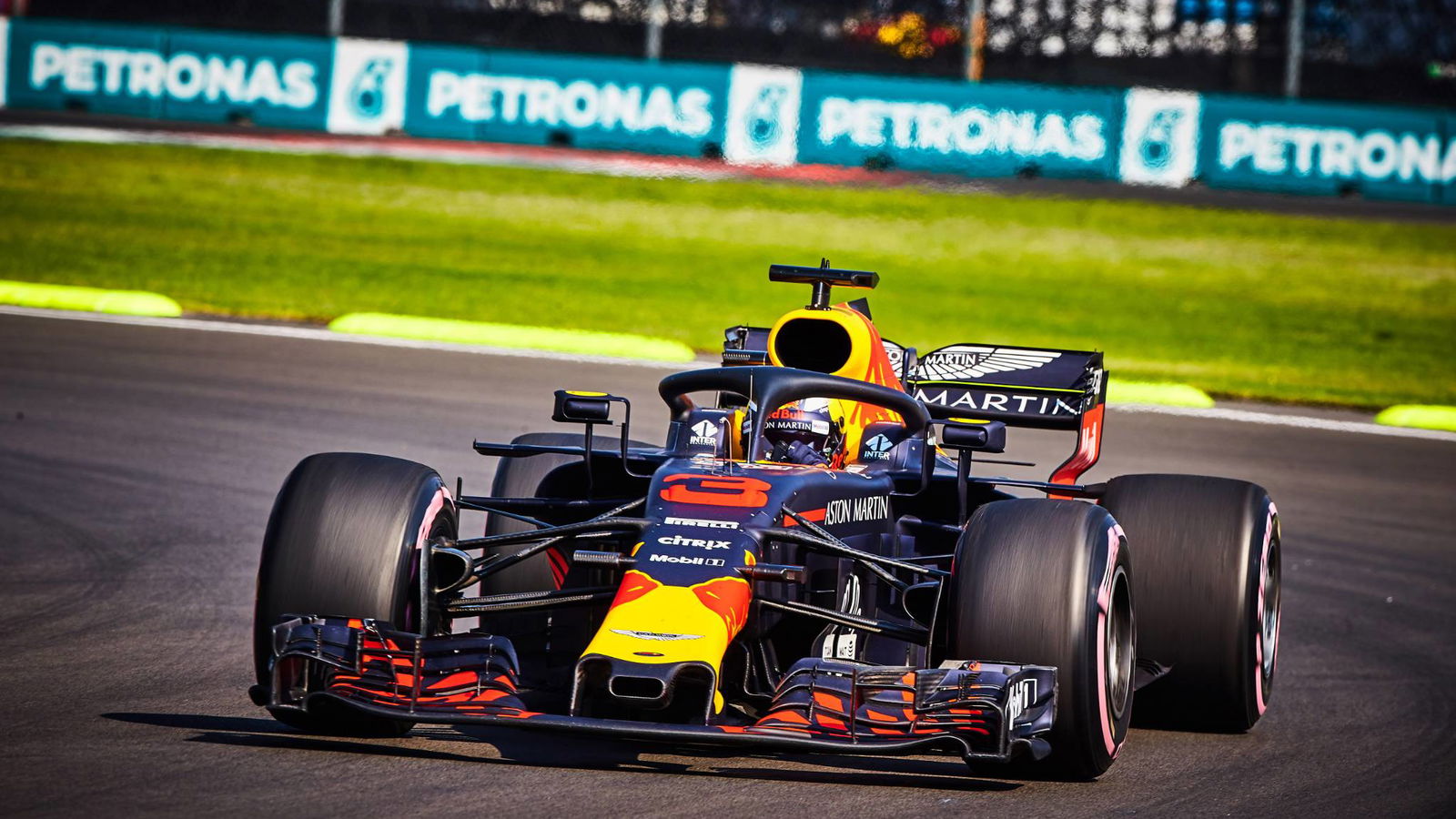 Ricciardo: Naif menganggap tiang Red Bull diberikan