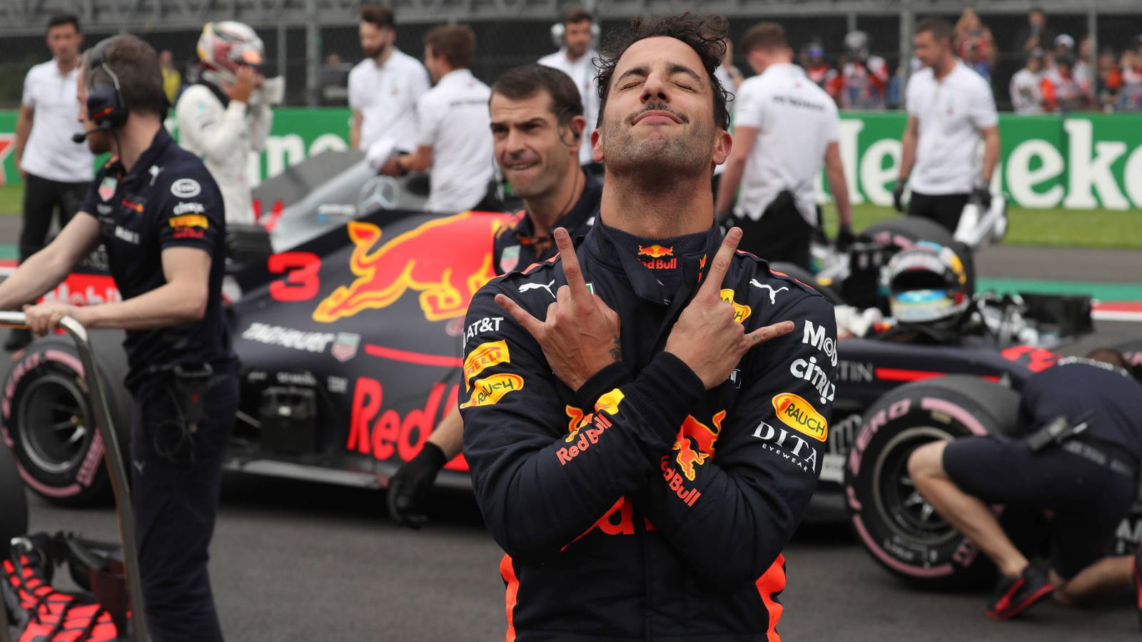Ricciardo tidak bermaksud mengganggu Verstappen dengan perayaan Meksiko
