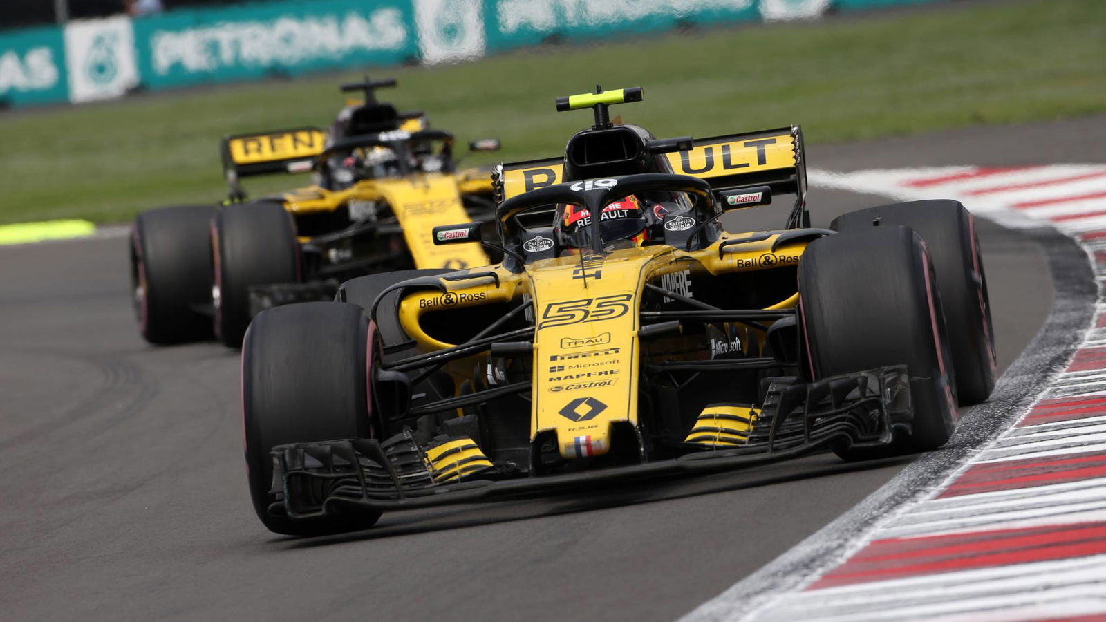 Renault memperkuat cengkeramannya di tempat keempat dalam pertarungan lini tengah F1