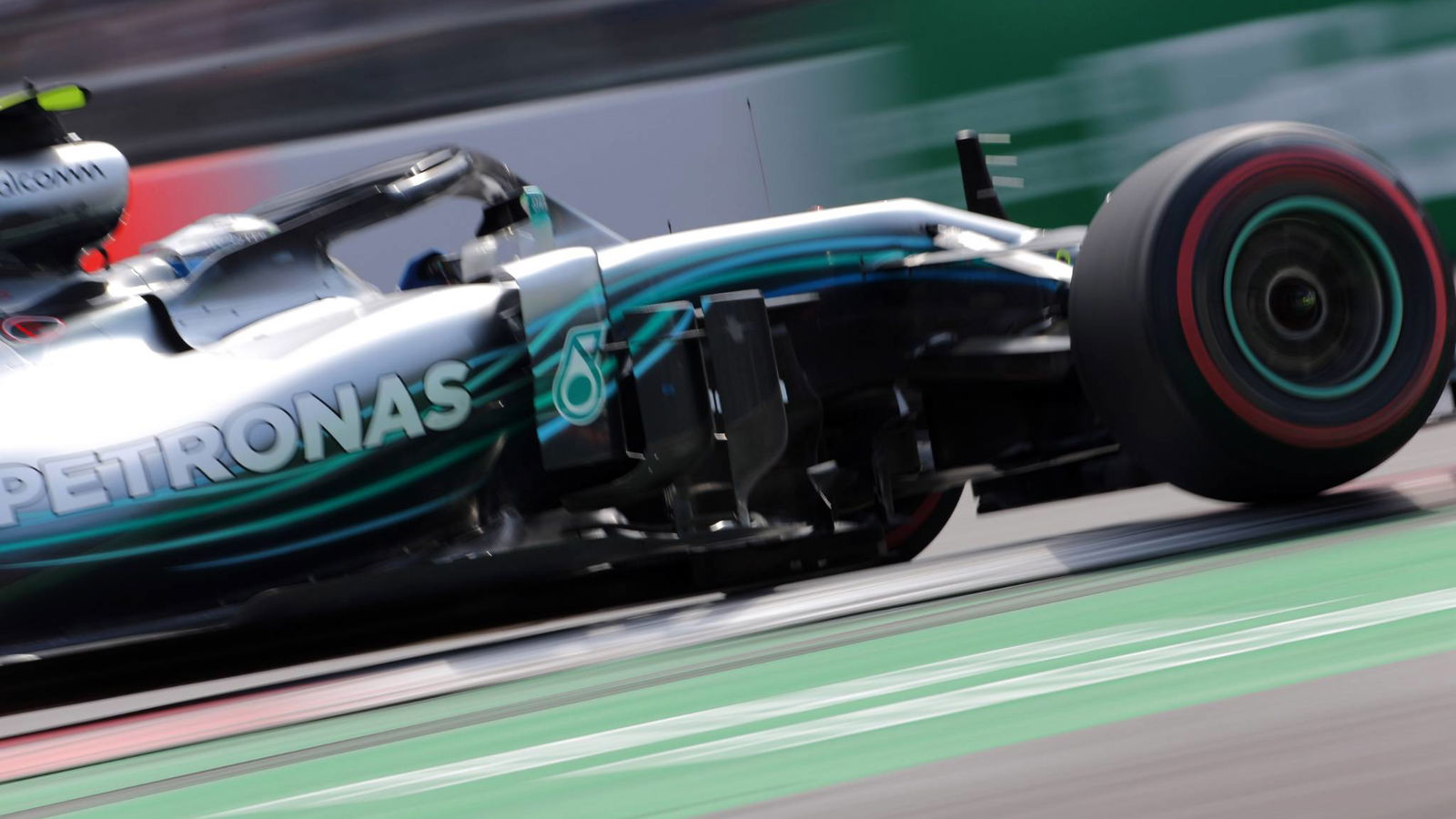 Who is leading the last F1 tech trends of 2018?