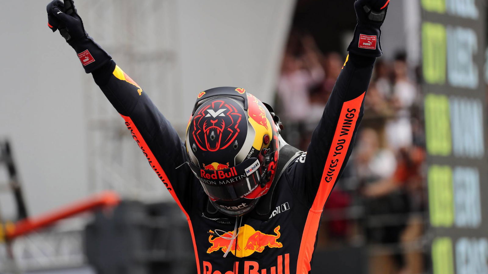 Verstappen takes dominant Mexico win as Hamilton clinches title