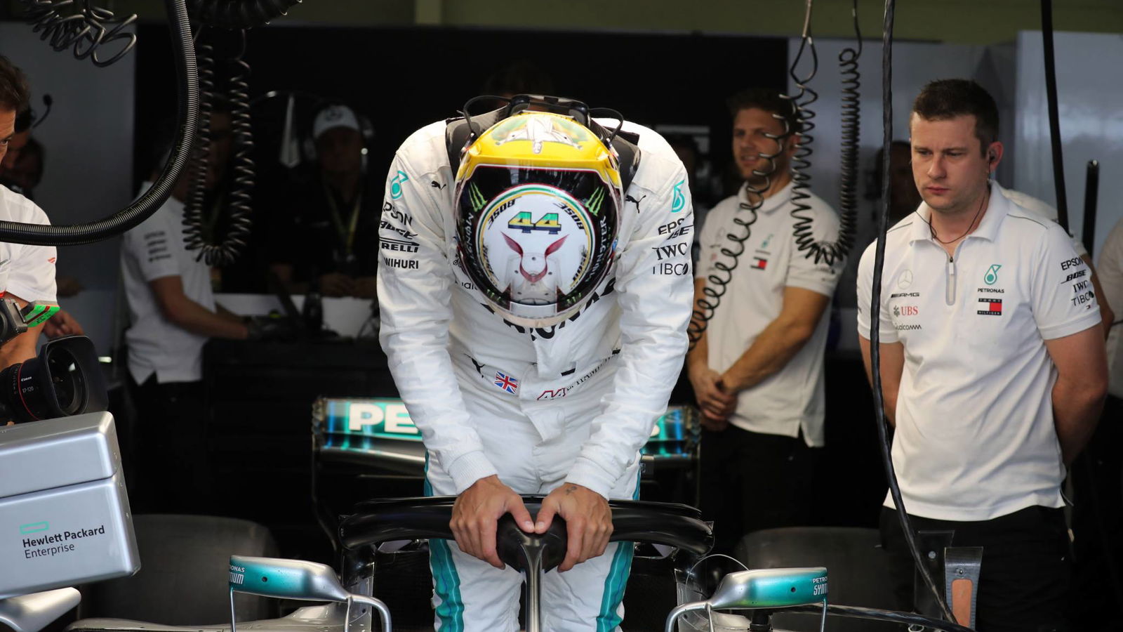 Hamilton accuses Sirotkin of ‘disrespectful move’ in Q2 near-miss