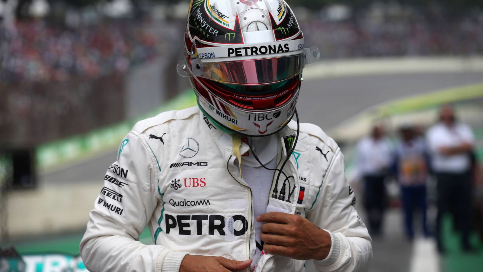 Hamilton: I was wrong to call Sirotkin ‘disrespectful’