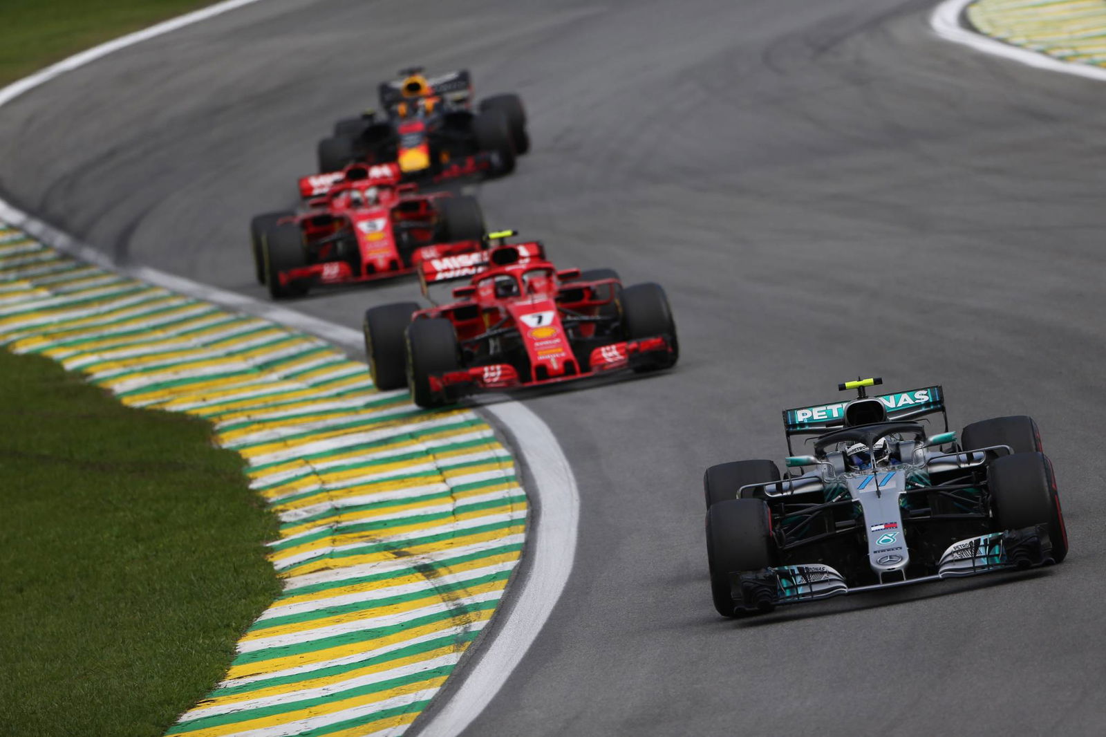 Leclerc mengantongi poin penting Sauber di lini tengah